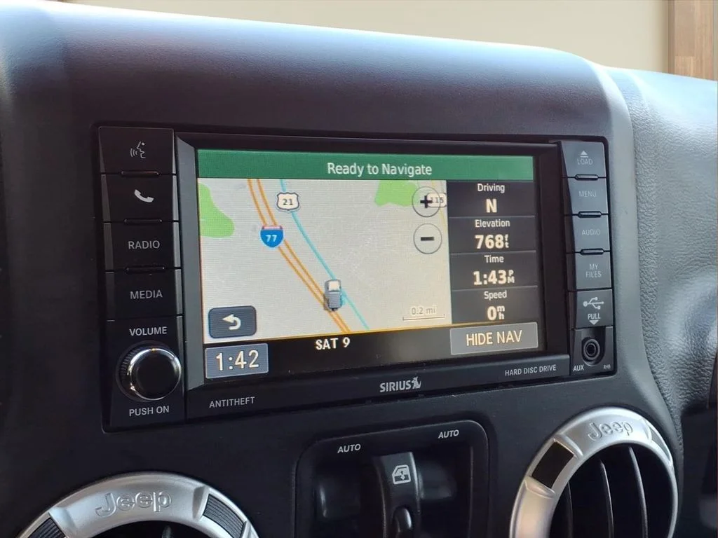 Used 2017 Silver Jeep Unlimited Sahara image 4