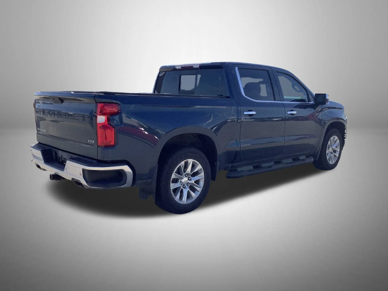 Used 2021 Blue Chevrolet LTZ image 3