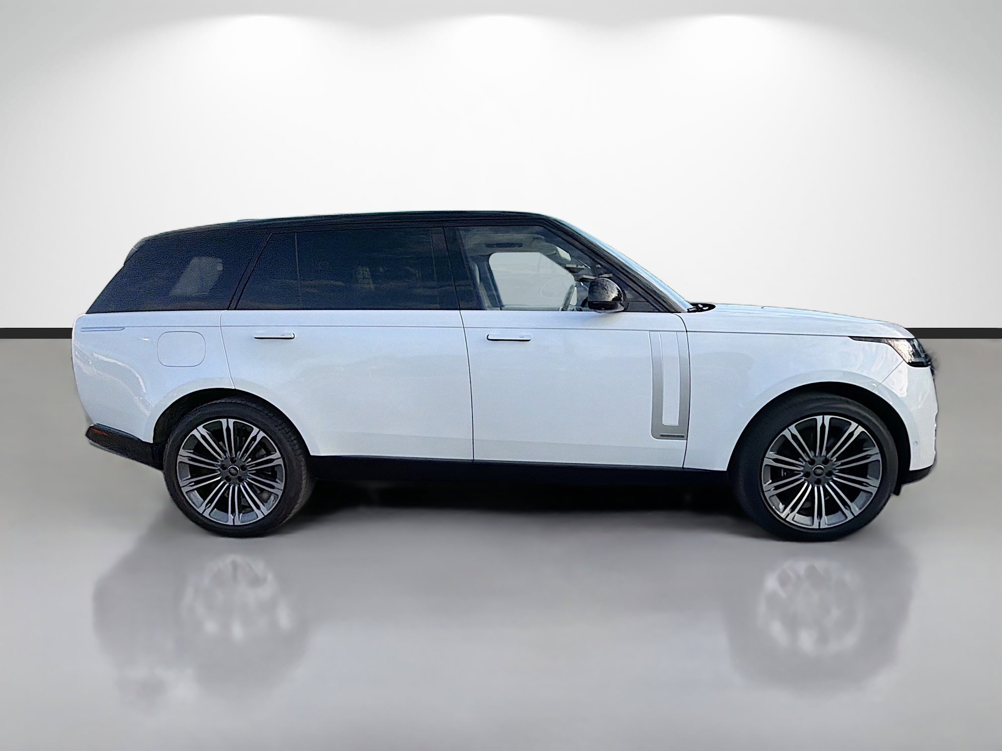 Certified Used 2023 White Land Rover Autobiography image 6
