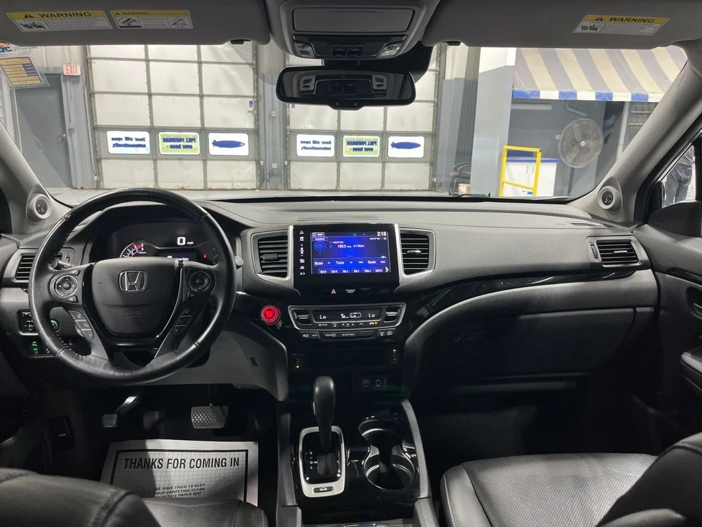 Certified Used 2017 Lunar Silver Metallic Honda RTL-E image 31