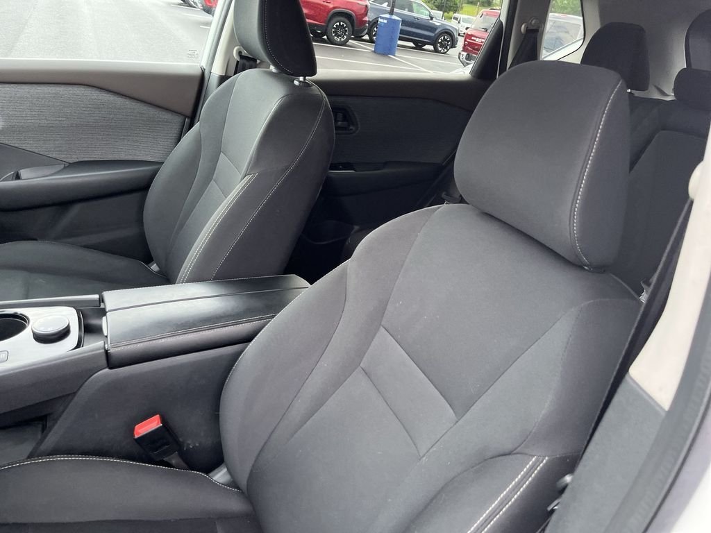 Used 2023 White Nissan S image 11