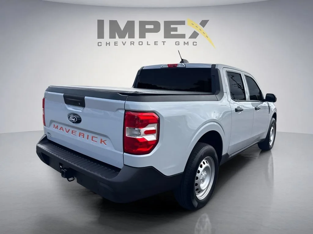 Used 2025  Ford XL image 5