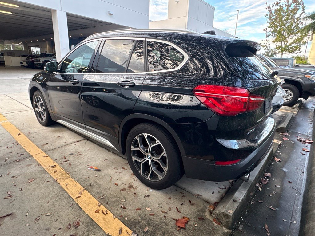 Used 2021 Jet Black BMW sDrive28i image 6