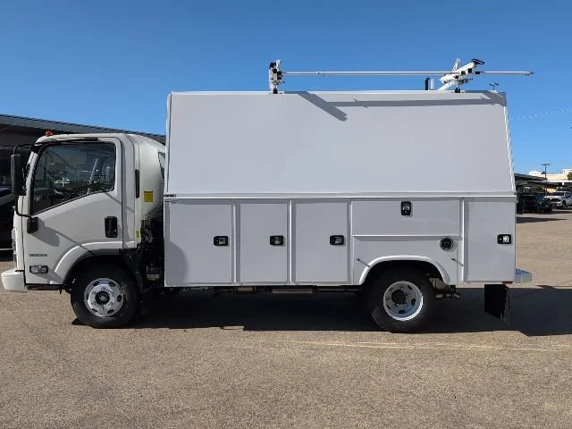 New 2025 Arc White Chevrolet 1WT image 16