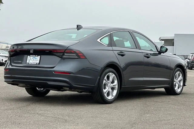 New 2026 Meteorite Gray Metallic Honda LX image 4
