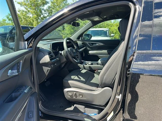 New 2026 Mosaic Black Metallic Chevrolet LT image 15