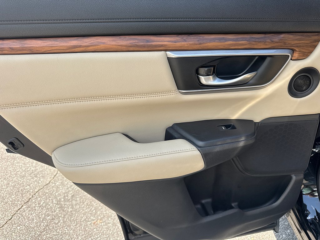 Used 2018 Crystal Black Pearl Honda EX-L image 12