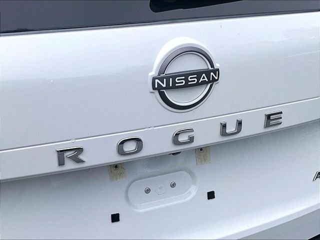 Used 2023 White Nissan S image 8