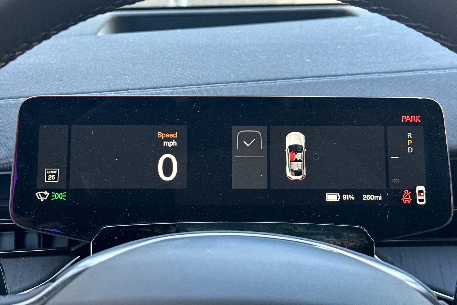 Used 2025  Polestar Long Range Dual Motor image 25