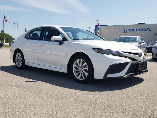 Used 2024 White Toyota SE image 3