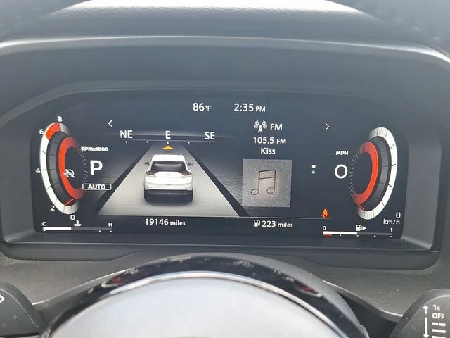 Used 2024 Gray Nissan Platinum image 16