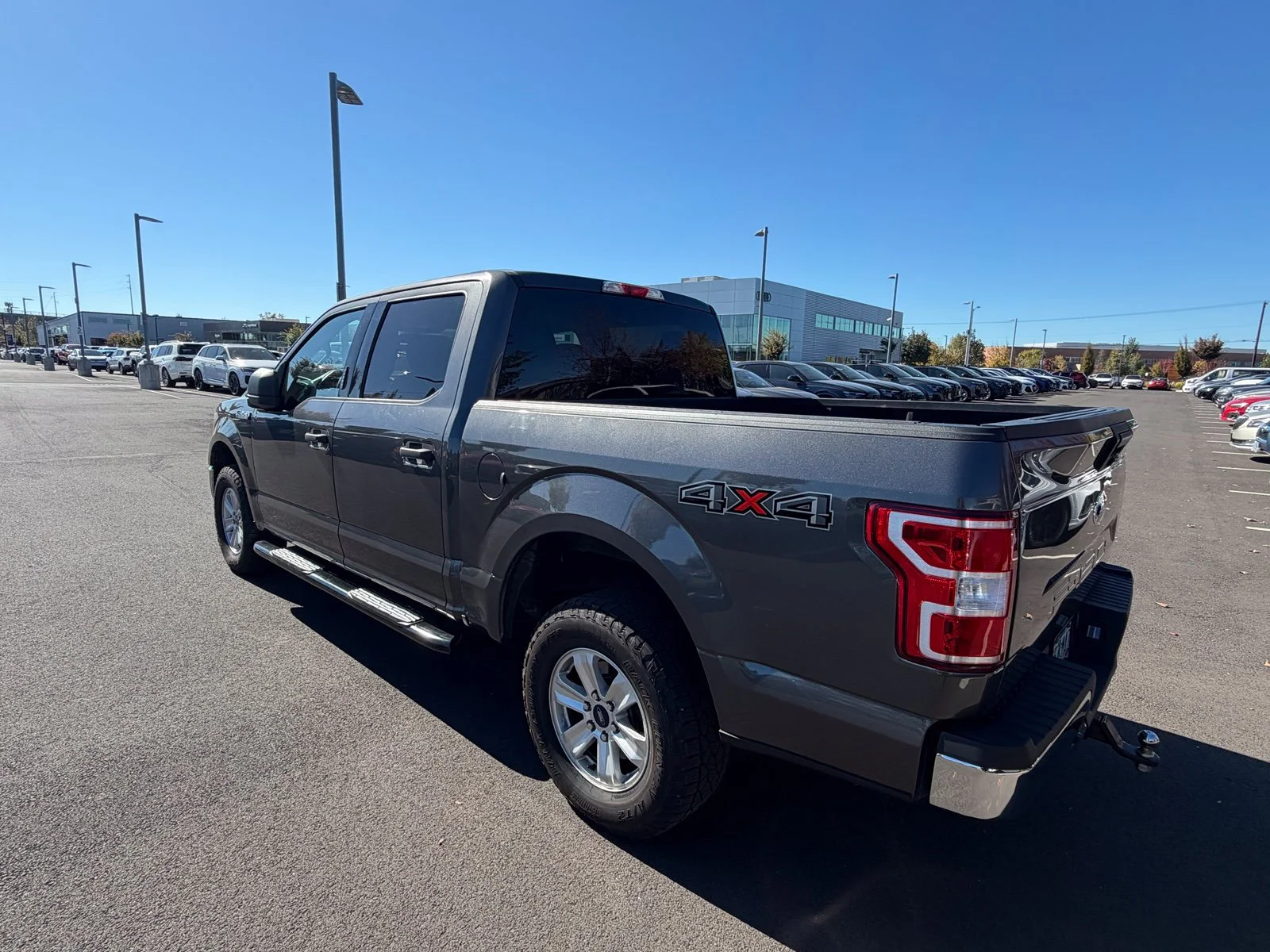 Used 2019 Gray Ford XLT image 3
