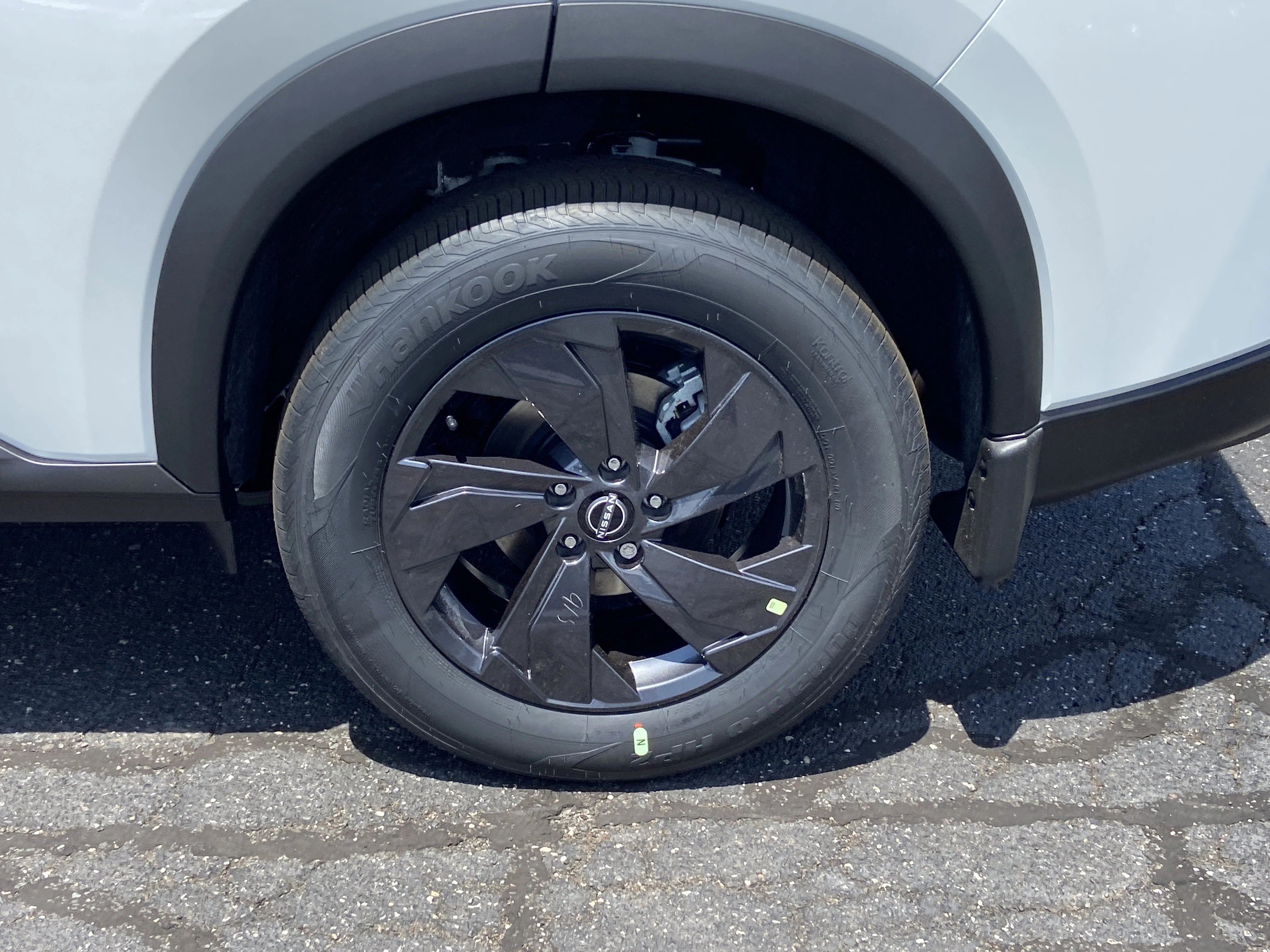 New 2026 Everest White Pearl Tricoat Nissan SV image 9
