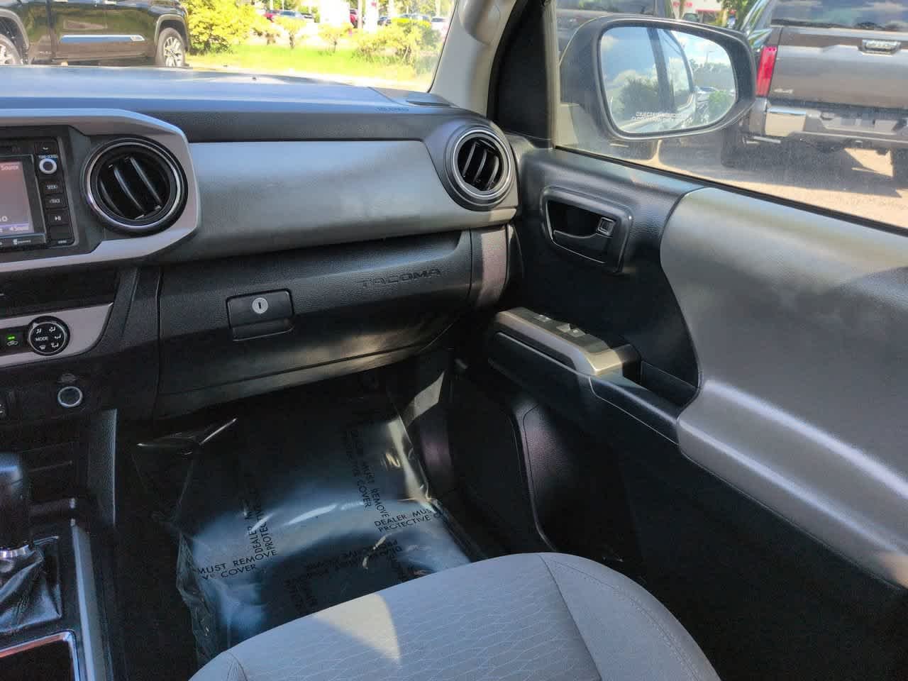 Used 2018 Midnight Black Metallic Toyota SR5 image 16
