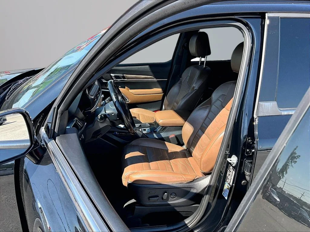 Used 2022 Black Kia SX image 26