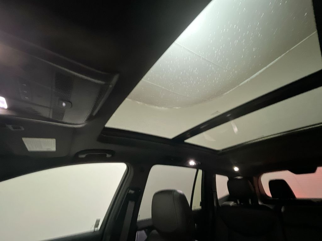 Used 2020 Silver Cadillac Sport image 26