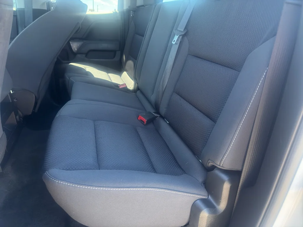 Used 2018 SUMMIT WHITE Chevrolet LT image 13