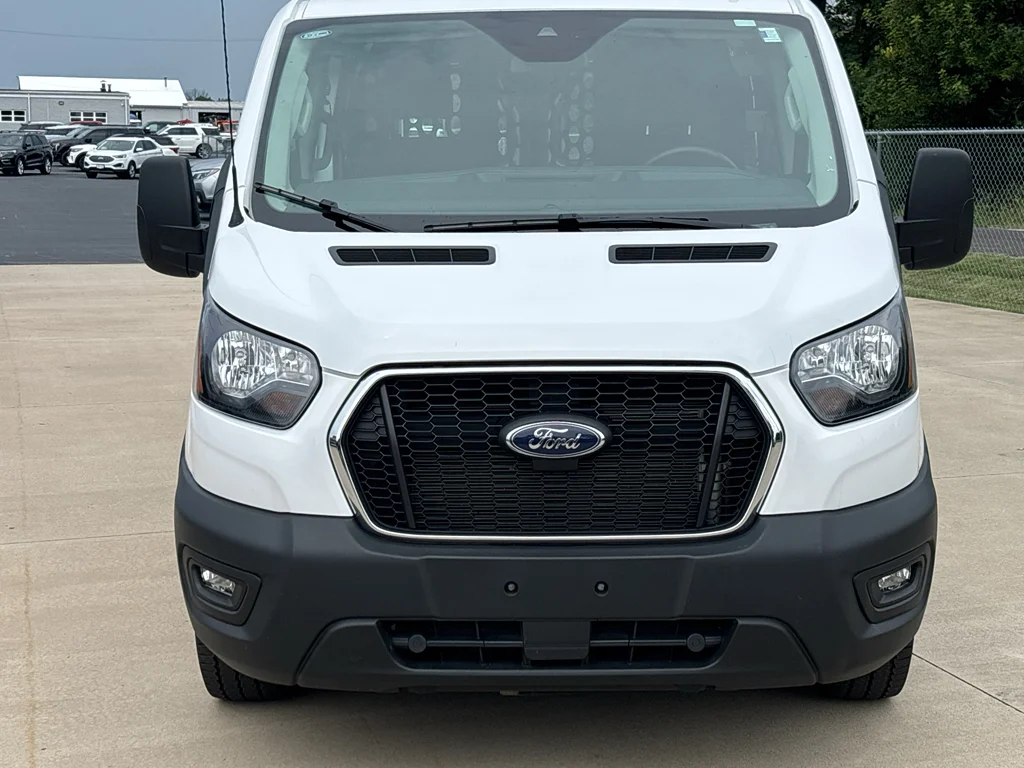 Used 2025 Oxford White Ford Base image 10