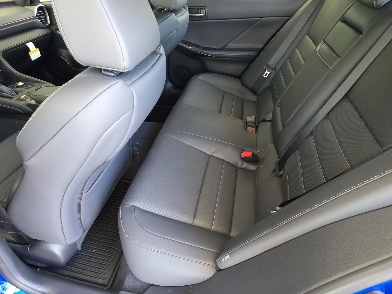 2026 Lexus IS 350 F SPORT - Photo 9