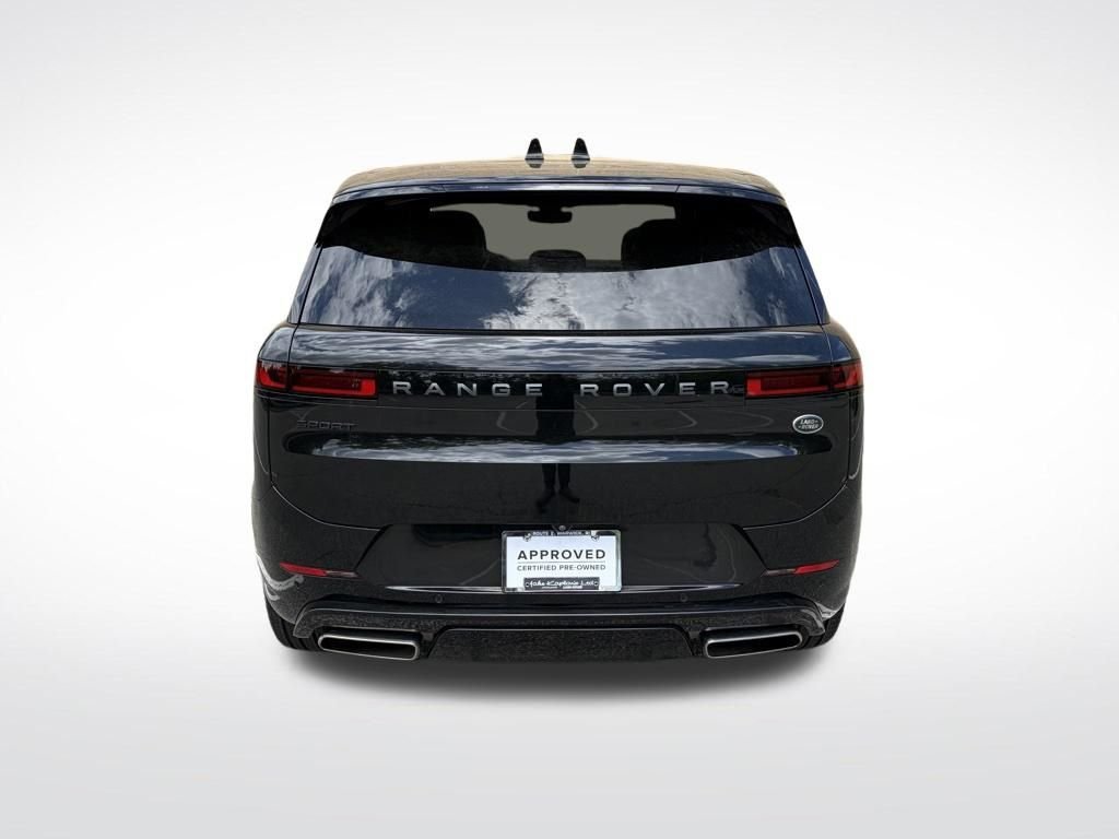Used 2023 Black Land Rover SE Dynamic image 7