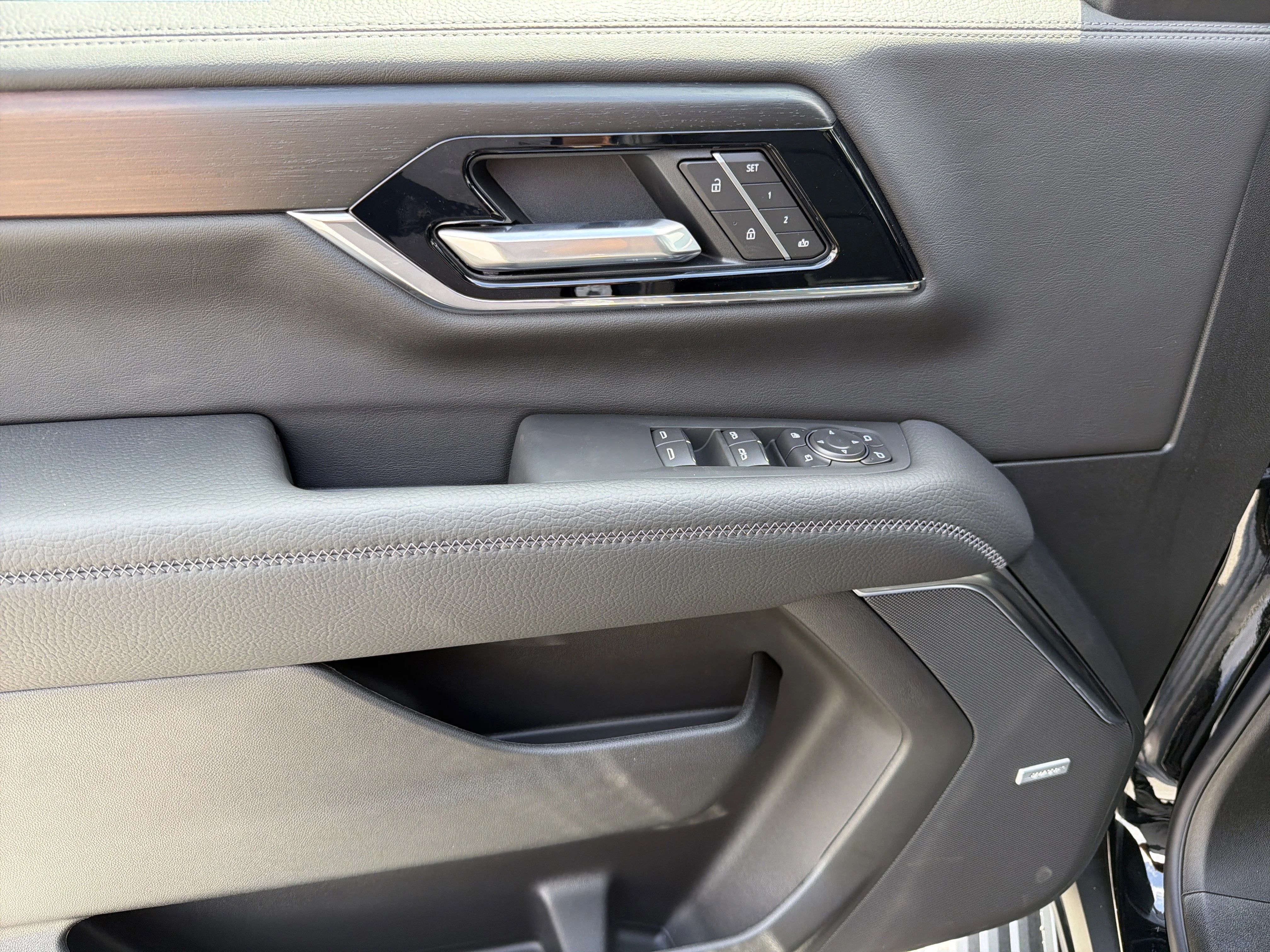 2026 GMC Yukon XL Denali - Photo 11