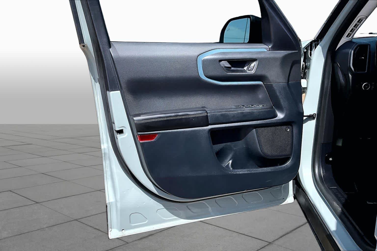 Used 2023 Cactus Gray Ford Badlands image 21
