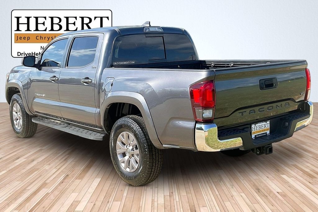 Used 2018 Gray Toyota SR5 image 10