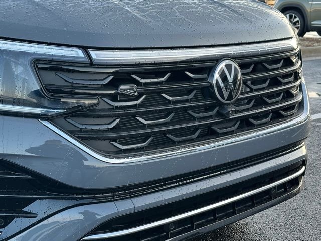 New 2026 Pure Gray Volkswagen 2.0T SEL Premium R-Line image 9