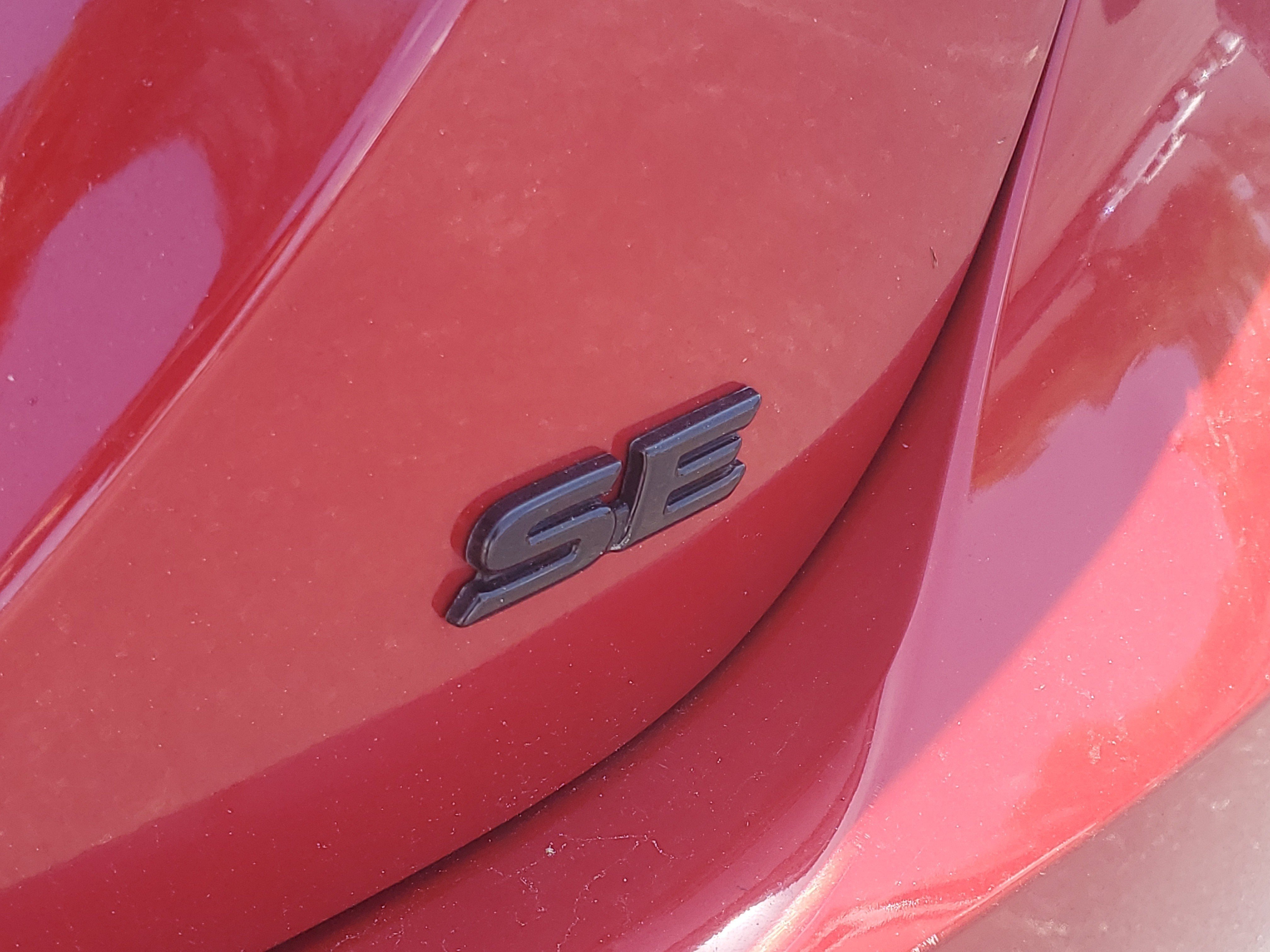 Used 2024  Toyota SE image 7