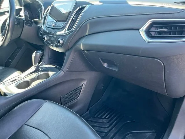 Used 2018 SILVER ICE METALLIC Chevrolet Premier image 28