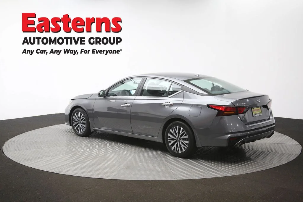 Used 2023 Gray Nissan 2.5 SV image 63