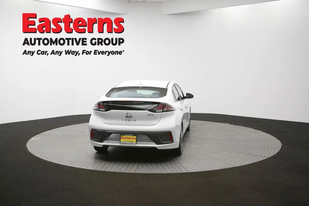 Used 2022 White Hyundai Limited image 39