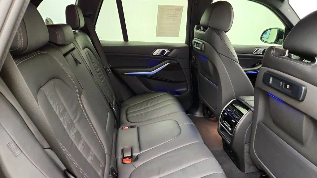 Used 2020 Manhattan Green Metallic BMW xDrive40i SAV w/ Vernasca Leather & Convenience Pkg image 25