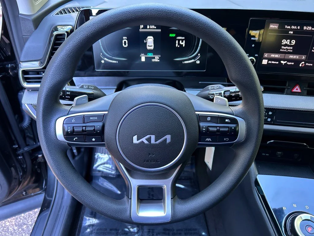 Used 2025 Black Kia LX image 20
