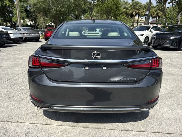 2025 Lexus ES Hybrid 300h - Photo 24