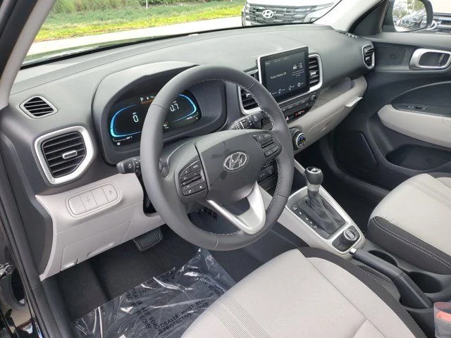 2025 Hyundai Venue SEL - Photo 19