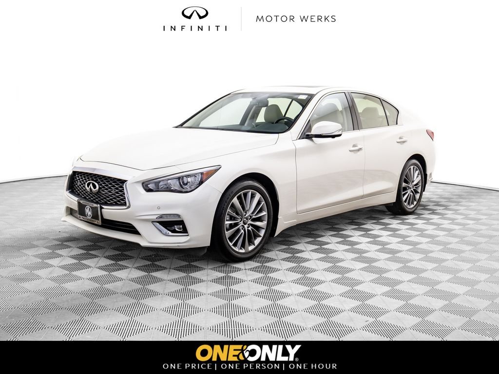 2023 INFINITI Q50 LUXE