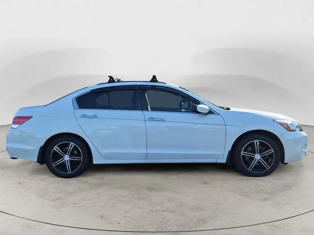 Used 2010  Honda EX-L image 4