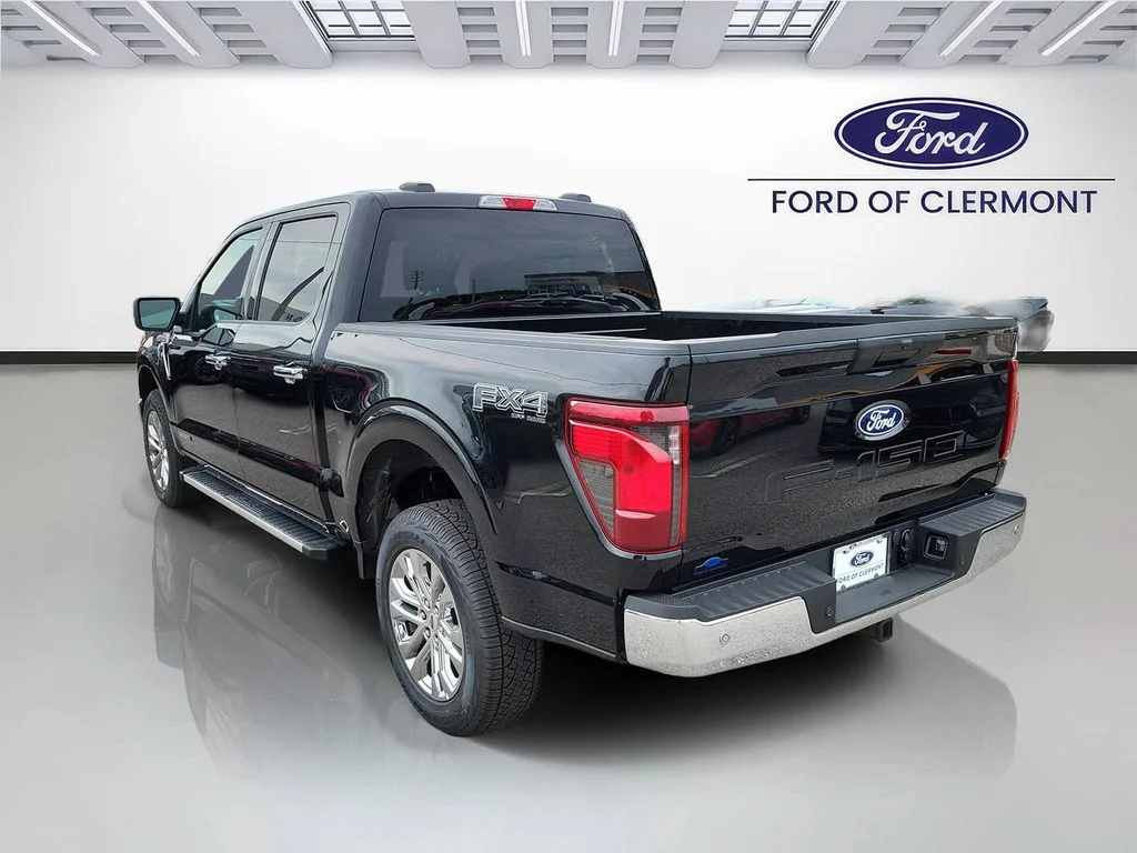 New 2026 Agate Black Metallic Ford XLT image 3
