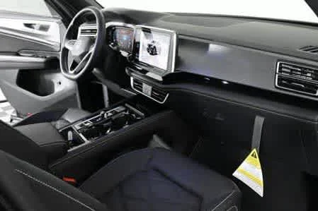 2026 Volkswagen Atlas Cross Sport SE w/Tech - Photo 18