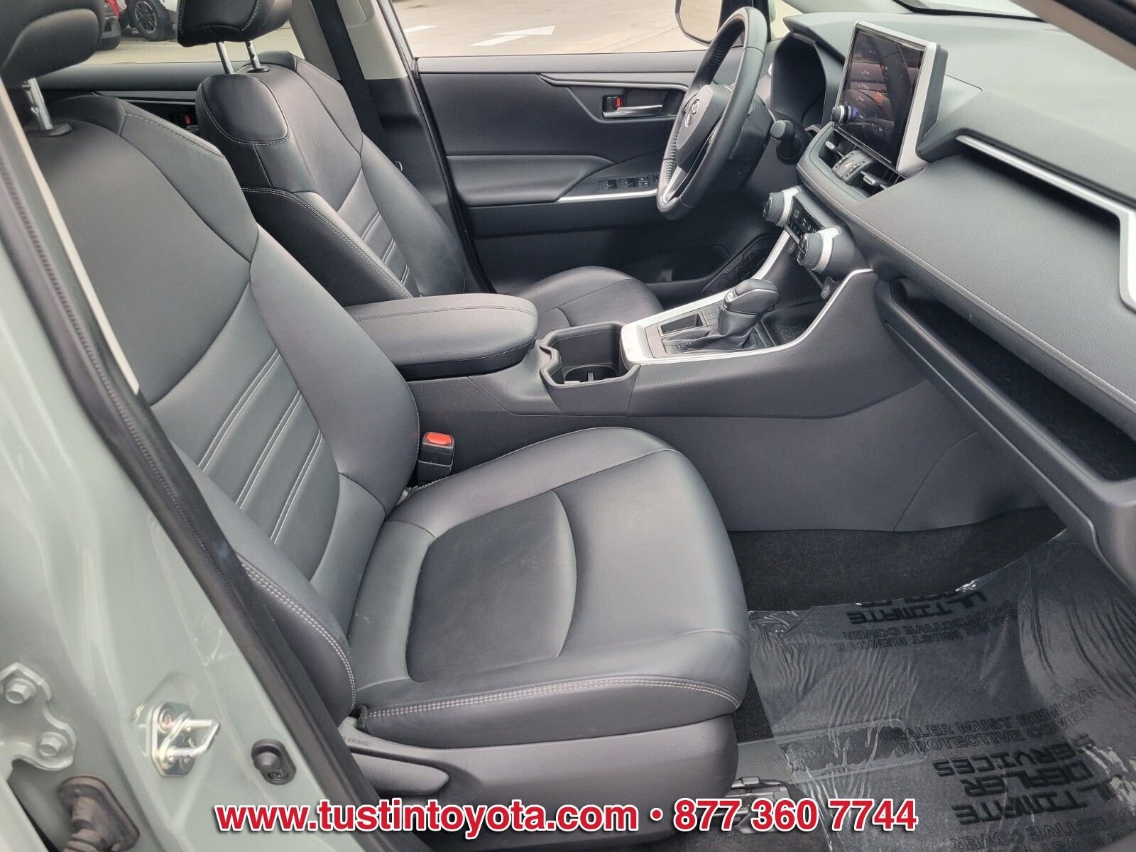 Certified Used 2023  Toyota XLE Premium image 15