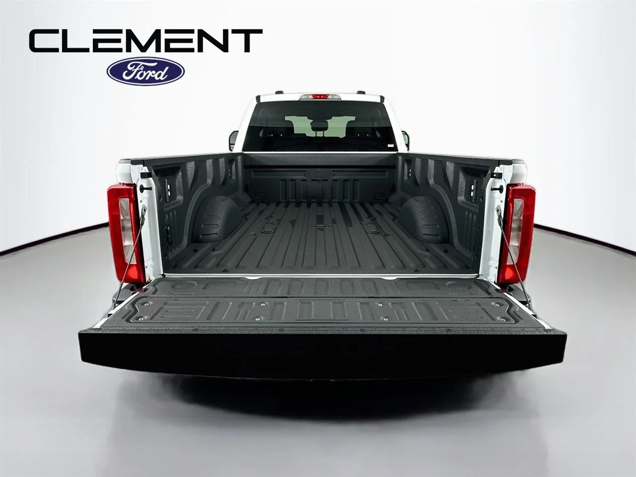 New 2026 Oxford White Ford F-350® XLT image 10