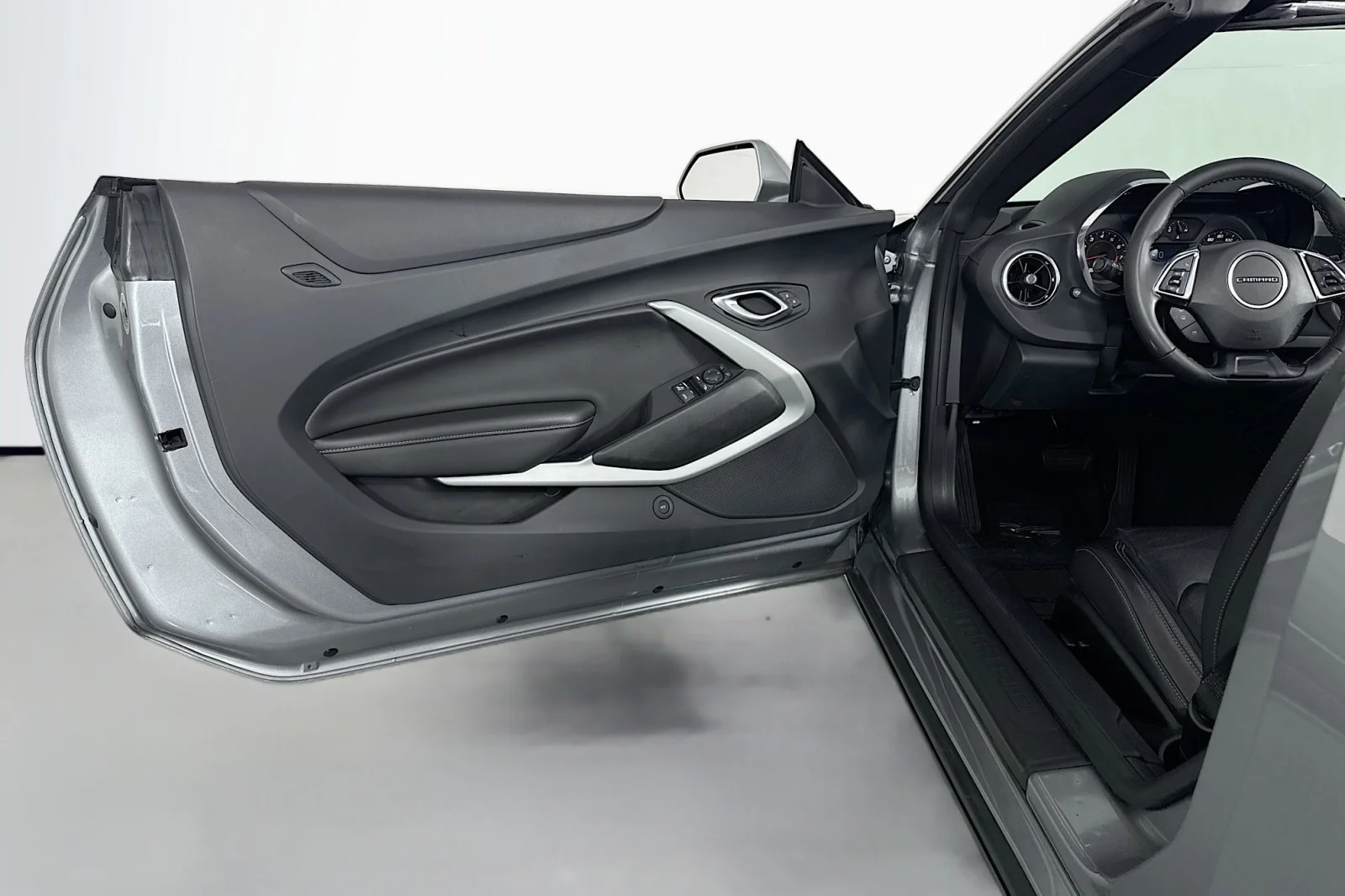 Used 2023 Sharkskin Metallic Chevrolet 2LT CONVERTIBLE image 21