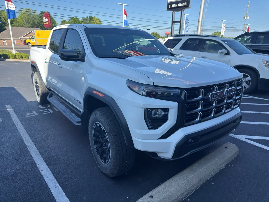 Used 2026 Summit White GMC AT4 image 5