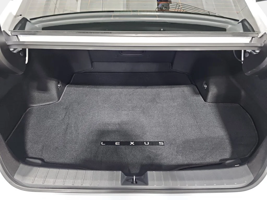 Used 2026 WHITE NOVA GLASS FLAKE Lexus 500e Premium image 14