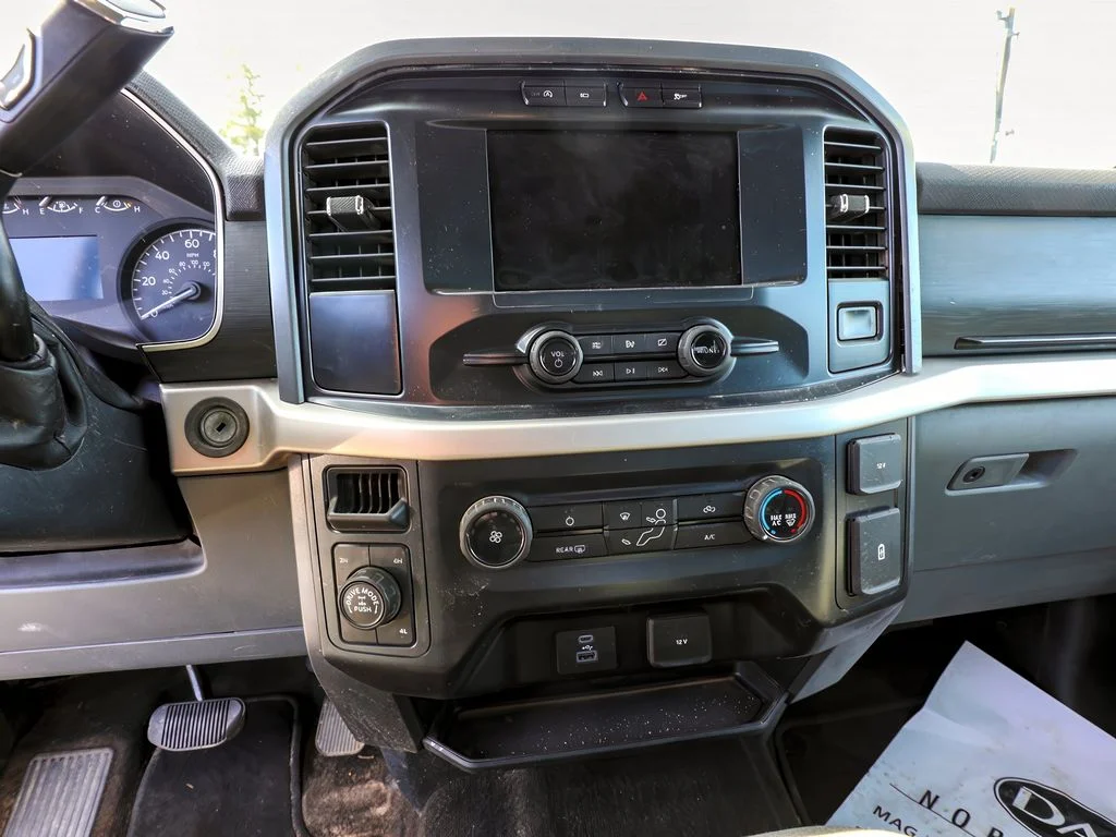 Used 2021 Oxford White Ford XLT image 17