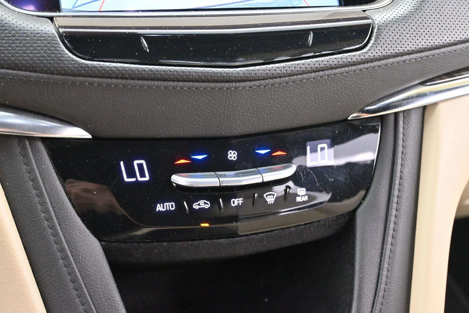 Used 2017 STELLAR BLACK METALLIC Cadillac FWD image 24