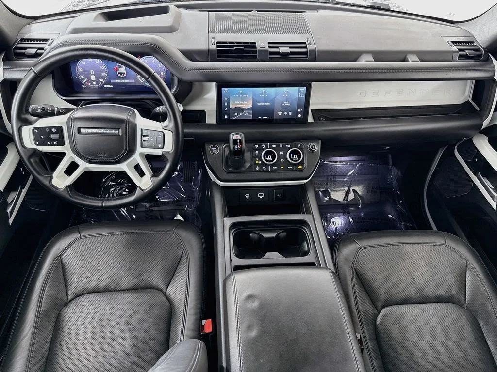 Used 2024 White Land Rover S image 24
