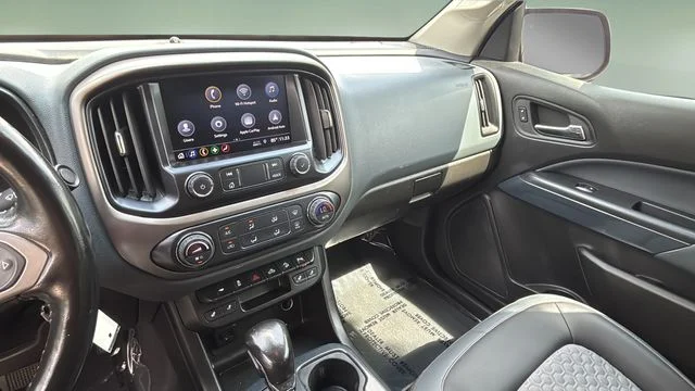 Used 2022 Gray Chevrolet Z71 image 24
