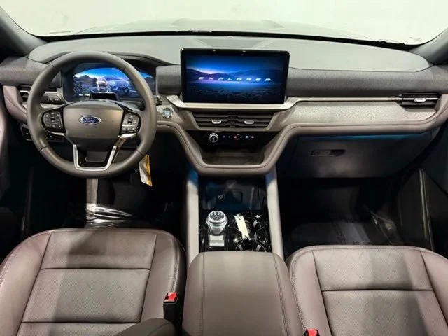 Used 2026 Gray Ford Platinum image 31